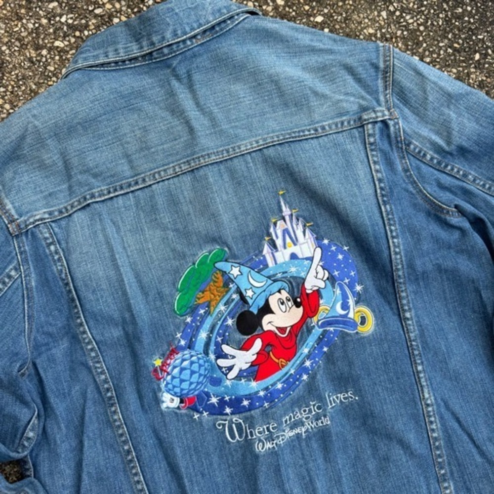 Vintage Disney World Denim Jacket‎ Sorcerer Mickey Mouse Embroidered Size Large